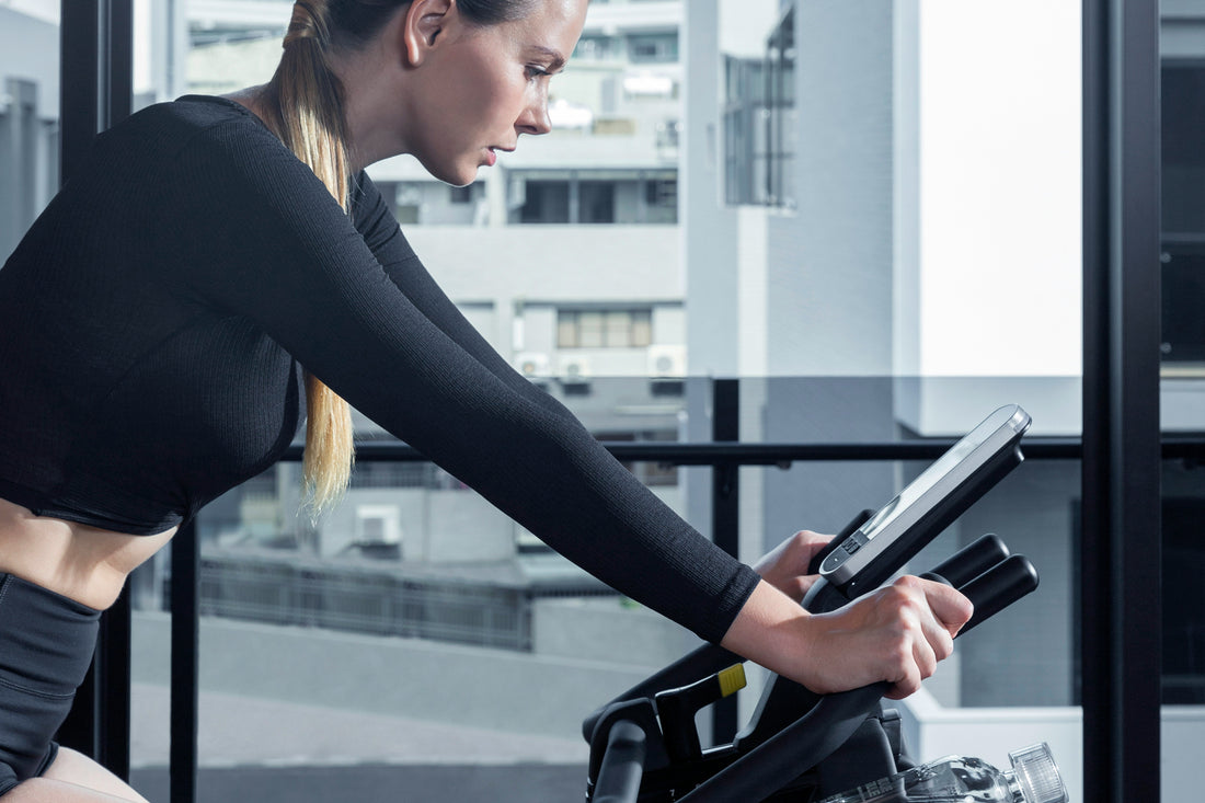FitBike Ride 8 iPlus TFT – Hometrainer met Bluetooth, touchscreen en 60 trainingsprogramma’s voor thuisfitness.