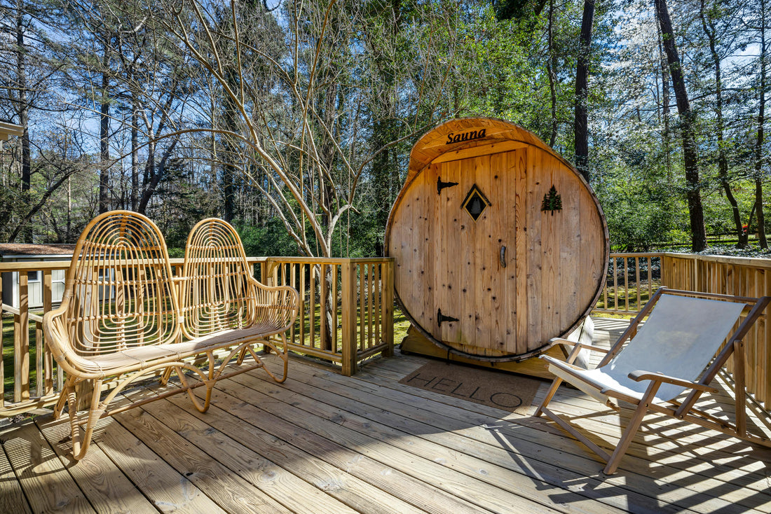 Infrarood sauna in een moderne thuisomgeving, ideaal voor ontspanning en spierherstel.
