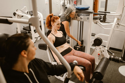 SPORTNOW Beenstrekker – veelzijdige fitnessmachine voor been- en biltraining.