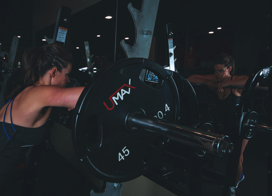 Het ZEUZ Opvouwbaar Wandrek – de ultieme ruimtebesparende oplossing voor krachttraining thuis.