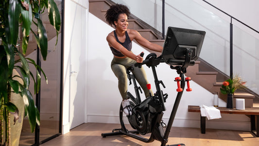 Bowflex VeloCore Bike – Spinningfiets met leunmodus en interactieve training.
